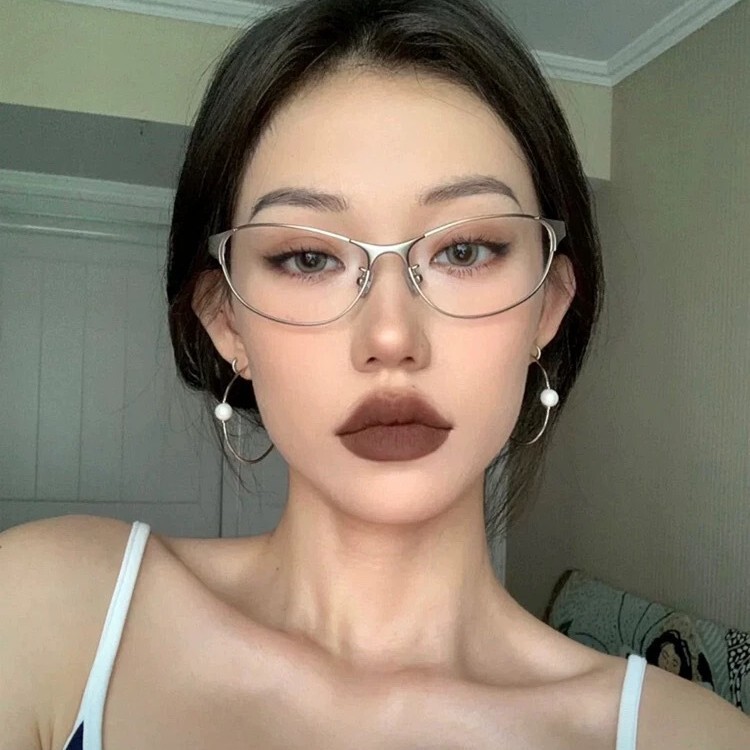 Cat-Eye Glasses for Women with Myopia Can Be Equipped with Y2K High-End Retro Face-Showing Small Plain Artifact Metal Glasses Frame Cat-Eye Glasses for Women with Myopia Can Be Equipped with Y2K High-End Retro Face-Showing Small Plain Artifact Metal Glasses Frame