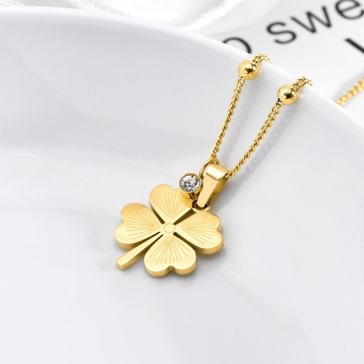 Edelstahl Kleeblatt Langkette Mit Diamanten Luxuriös Funkelnd_voghion.com