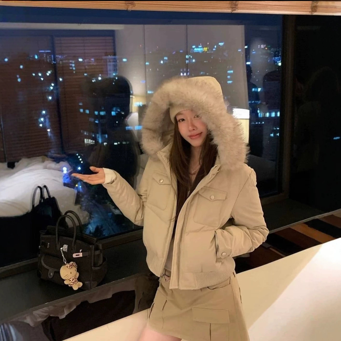 เสื้อโค้ทผ้าฝ้ายขนเป็ด คอปกขนใหญ่ แบบสั้น รุ่นใหม่ ยอดฮิตฤดูหนาวปี 2026 เสื้อโค้ทผ้าฝ้ายทรงหลวม กันหนาว แฟชั่นสำหรับผู้หญิง