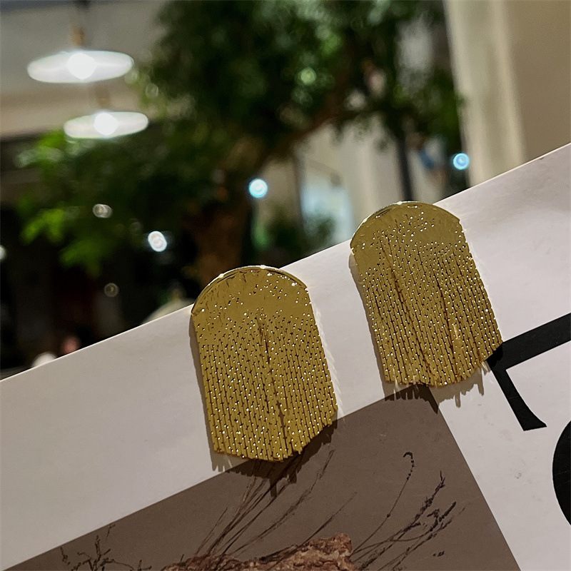 16g Weight Ear Studs Classification 1 Pair Quantity Daily Occasion Copper Material Leaf Pattern Women'S Gender Plating Design Fashion Style 1 Pair Fashion Leaf Plating Copper Ear Studs 8
