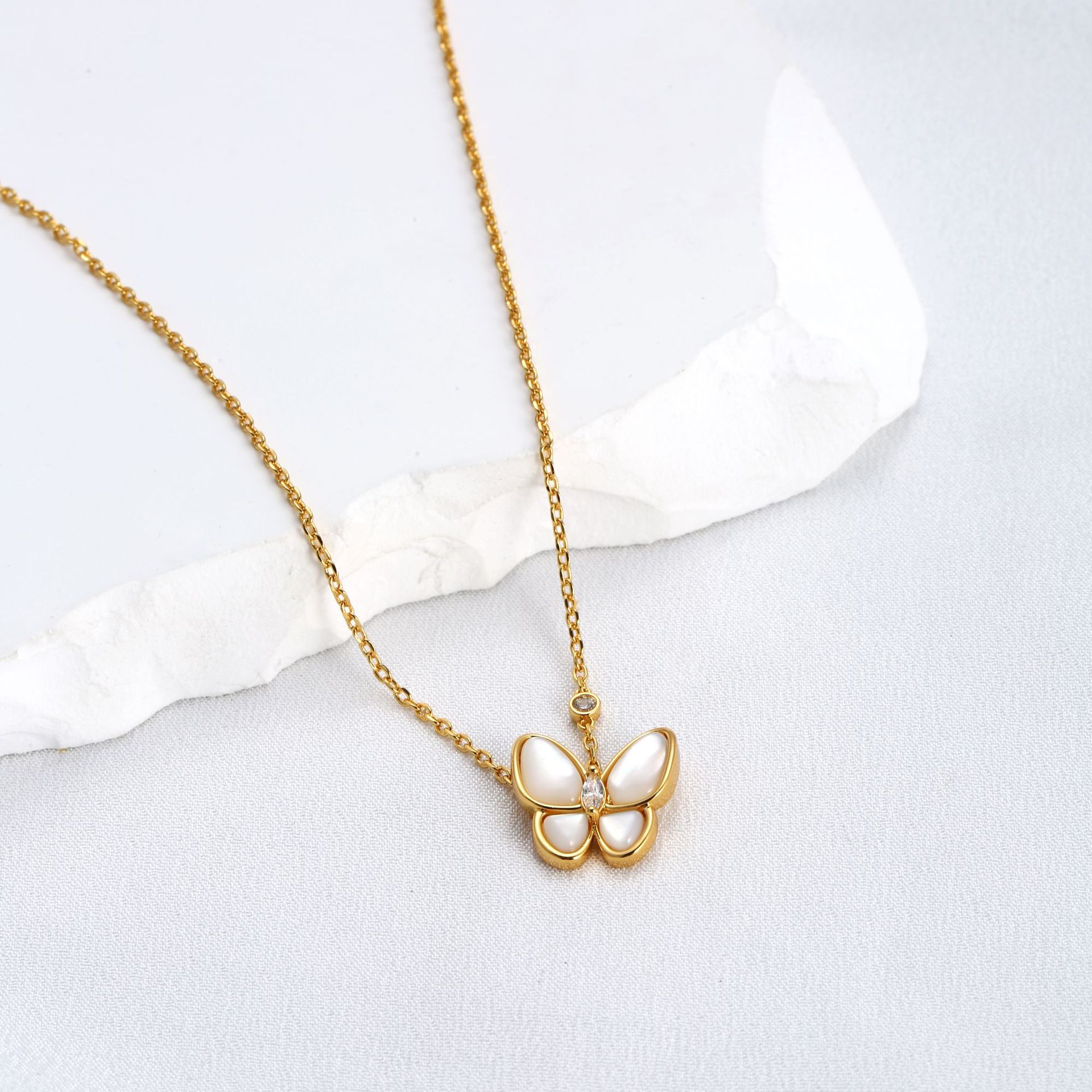 Unisex Mode Einfache Weiße Mutter Der Perle Schmetterling Halskette Weibliche Temperament Vielseitige Net Version Süße Schlüsselbein Kette_voghion.com