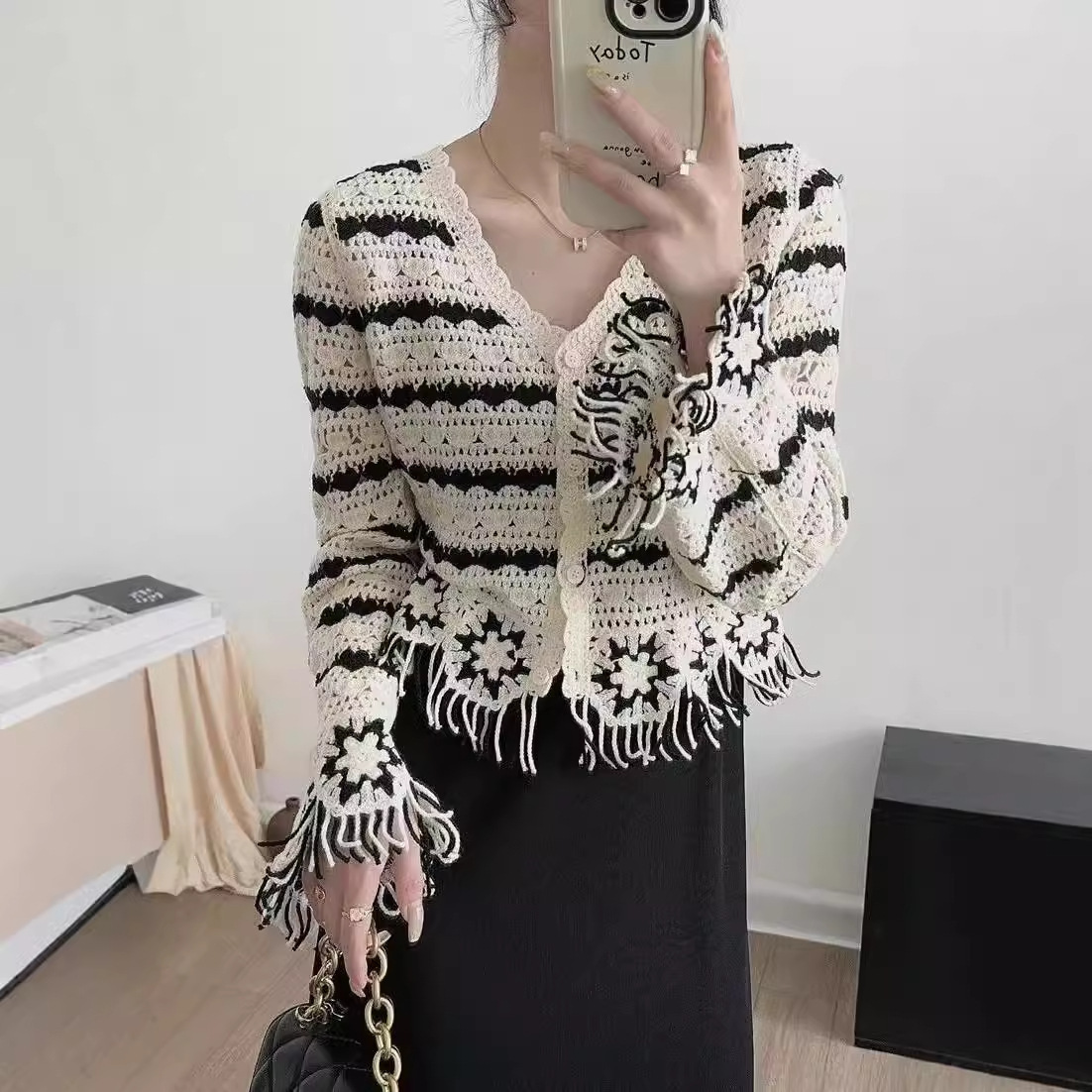 2024 principios de otoño nuevo estilo contraste color hueco rayas borla suéter cardigan mujer delgada chaqueta de punto corto image 8