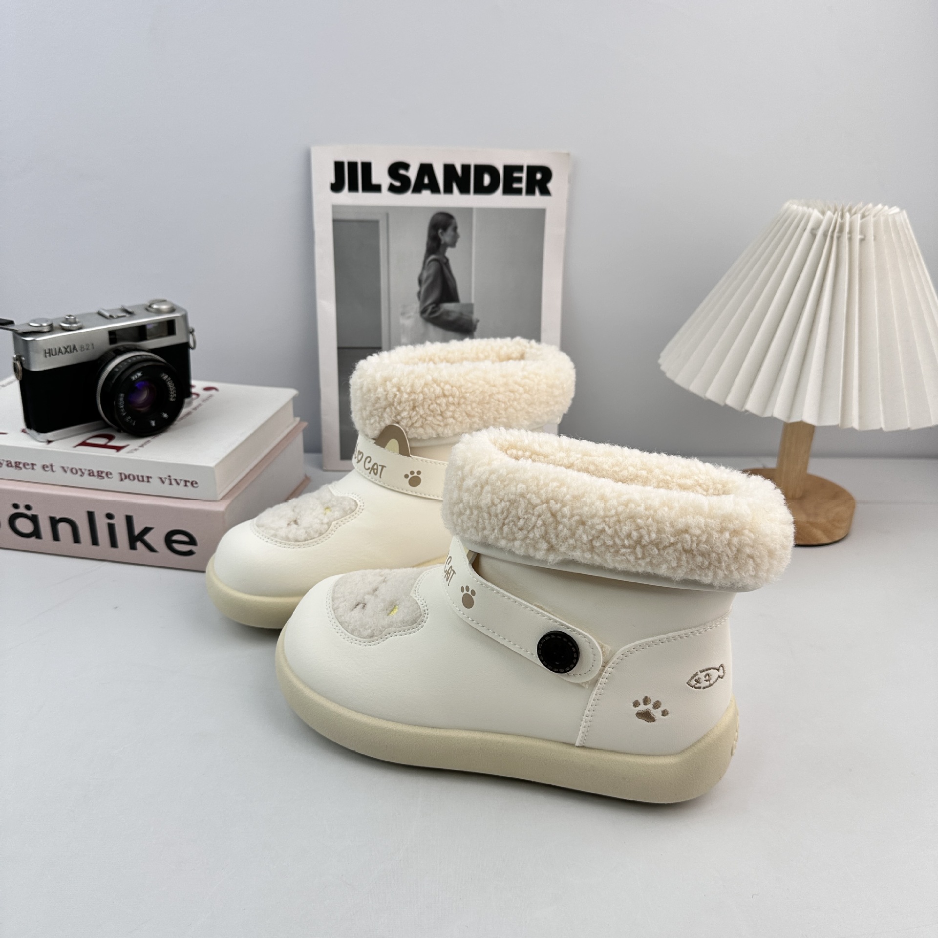 Yuanbo dama botas de nieve de invierno 2025 nuevo estilo de moda de terciopelo calentamiento de dibujos animados zapatos de algodón pan zapatos de algodón