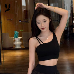 新しいスタイルの美しい背中のスポーツブラ、女性用ヨガウェア、爽やかでファッショナブルなダブルショルダーストラップ、クッション性のあるランニングラップチェストキャミソール