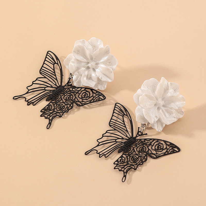 Korean Style Black and White Contrast Color Butterfly Flower Earringspicture3