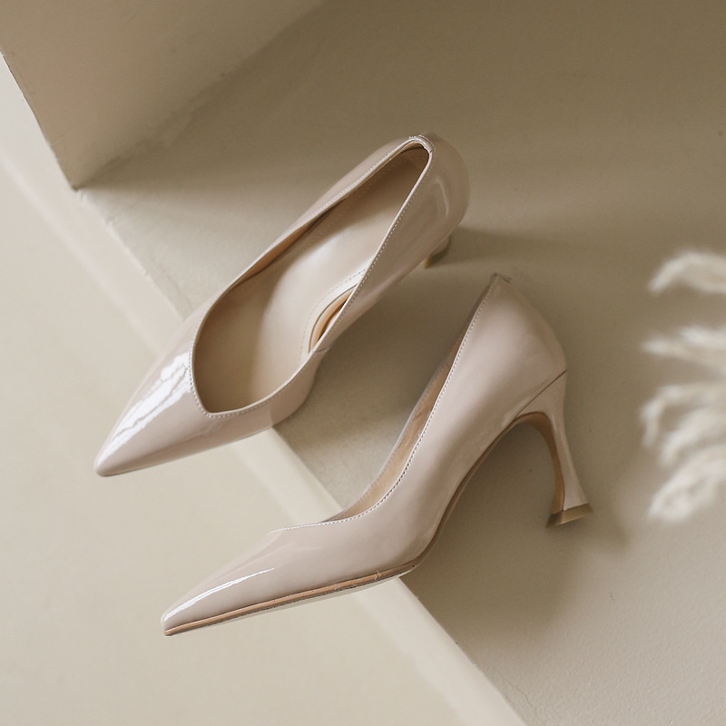 3-Color Simple Elegant Inside and Outside Full Leather 2022 Spring New Pointed Patent Leather Commuter OL Thin Heel Shoes for Women