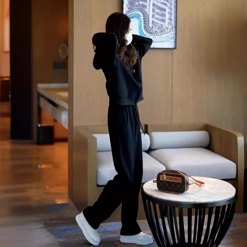 Autumn and Winter Style Velvet Thickeneded Sweatshirt Suit for Women 2022 New Slim, Trendyy and Fashionable Two-Piece Set