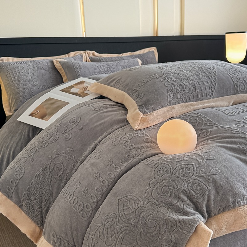 1688厳選連名A類冬5D彫刻牛乳パイル4点セット両面パイルシーツカバーが厚く保温されている