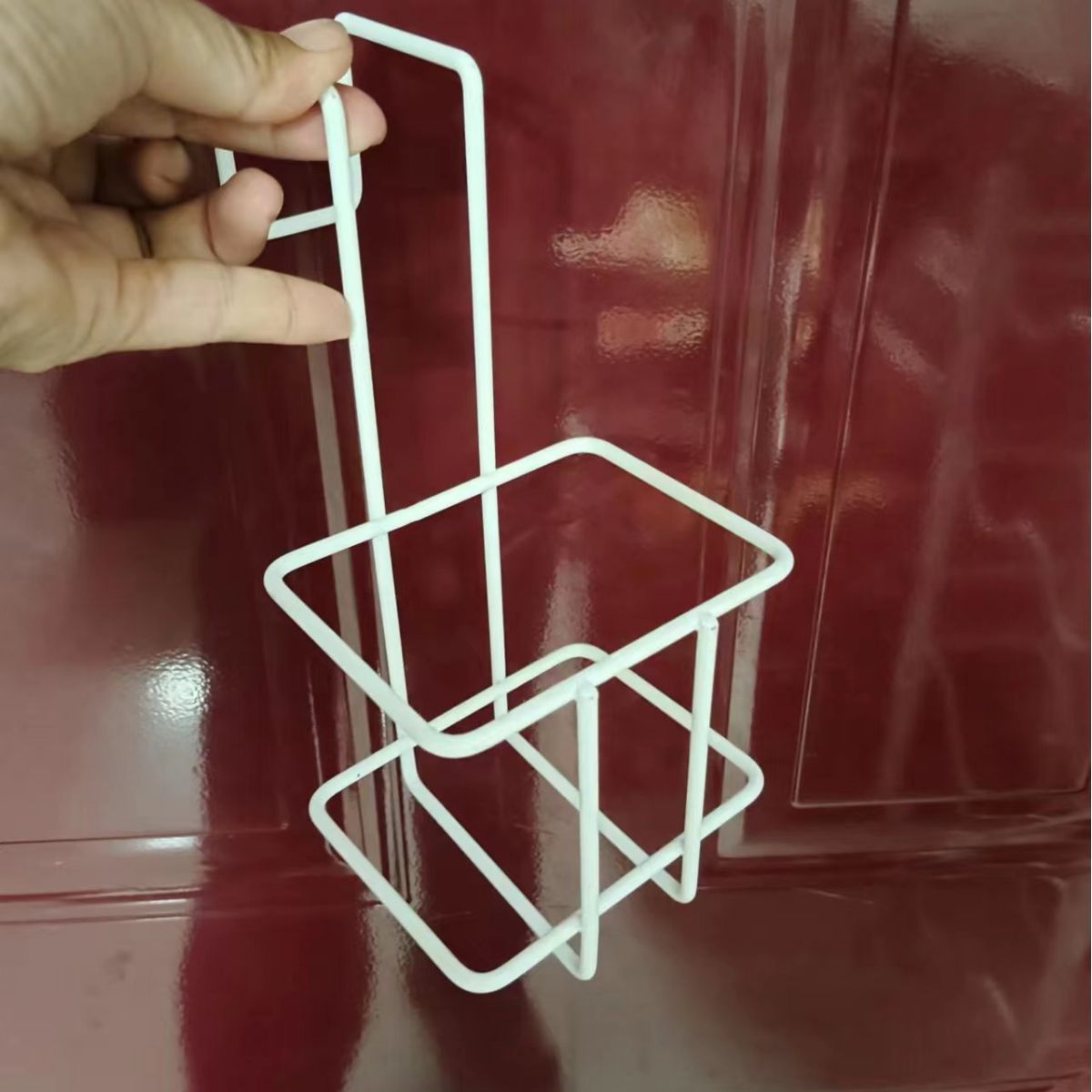 源头厂家铁艺小挂架医院消毒液挂篮方形洗手液铁丝壁挂洗手液铁架