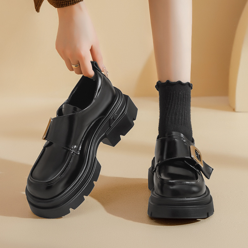 Mocasines de suela gruesa Augu Shiden para mujer, otoño-invierno 2025, estilo retro británico universitario, zapatos de cuero negro estilo JK.