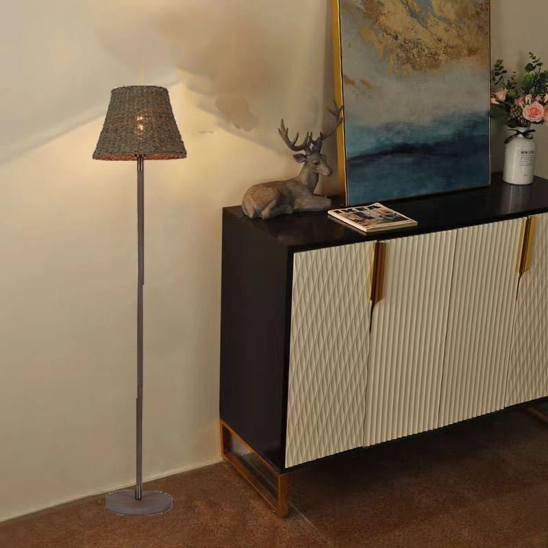 Estilo nórdico de lujo ligero transfronterizo sala de estar dormitorio estudio ambiente minimalista lámpara de piso tejida al por mayor protector de ojos