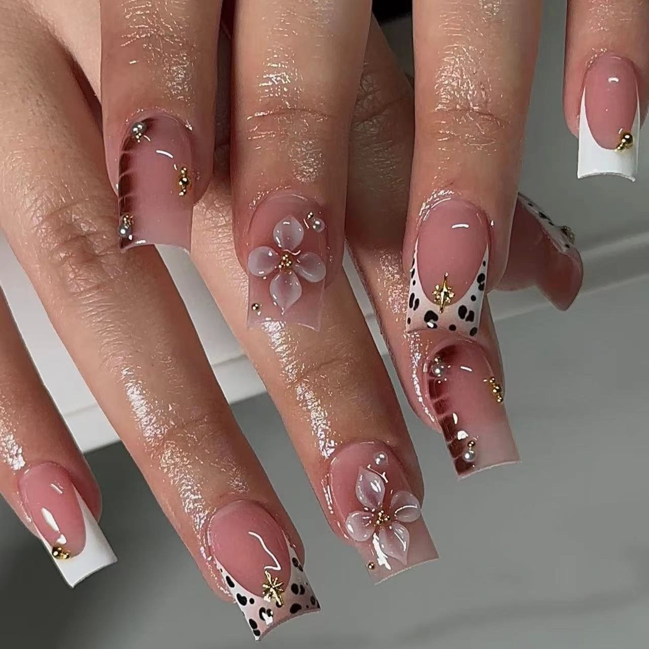 French-Style Nude Pink Leopard Print Three-Dimensional Flower Simple Fashion Wearable Nails Detachable Nail Art Patch Box Set