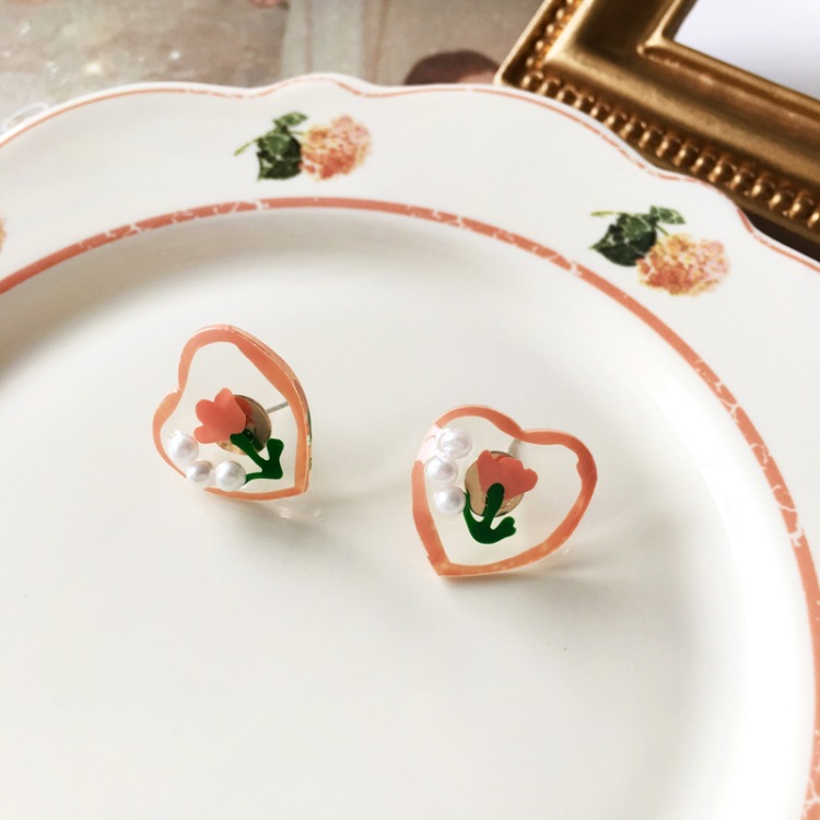 Cute Irregular Heart Shape Jelly Flower Pearl Stud Earrings display picture 6