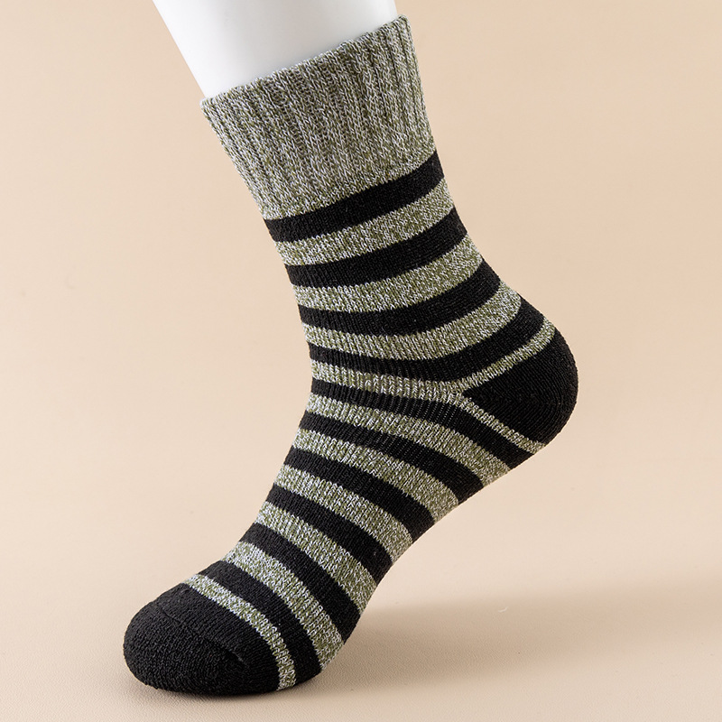 Calcetines de anillo para hombres de otoño y invierno más terciopelo grueso calcetines de piso de color sólido paralelo calcetines de toalla al por mayor transfronterizos