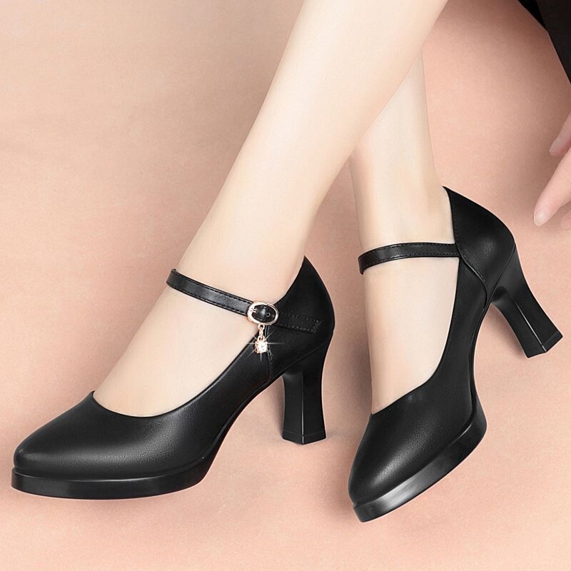 Genuine Leather Soft-Soled Fashion Qipao Model Runway Shoes, High Heels, Thick-Soled Chunky Heels, Non-Slip, New Chinese-Style Buckle Women's Shoes Genuine Leather Soft-Soled Fashion Qipao Model Runway Shoes, High Heels, Thick-Soled Chunky Heels, Non-Slip, New Chinese-Style Buckle Women's Shoes