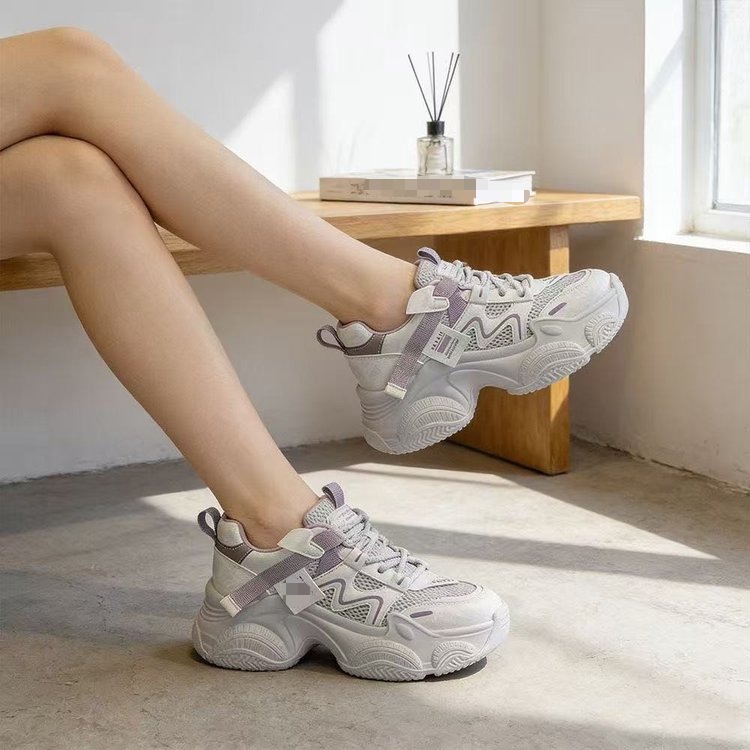 Zapatos de malla transpirables para mujeres 2026 verano nuevo retro calles fritas con suela gruesa aumentada zapatillas deportivas casuales ligeras