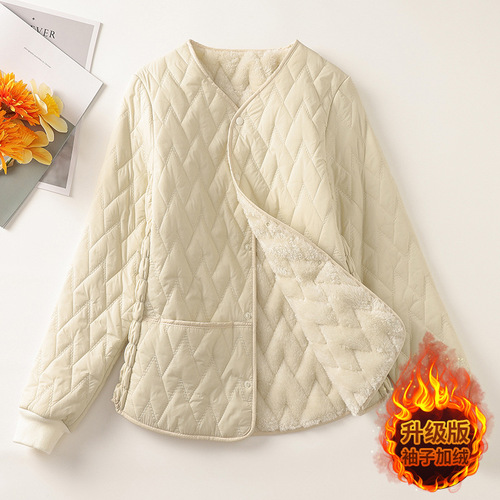 New autumn and winter cotton-padded clothes for women with velvet and thickened inner liner. Close-fitting and warm base layer with women's small cotton-padded jacket.