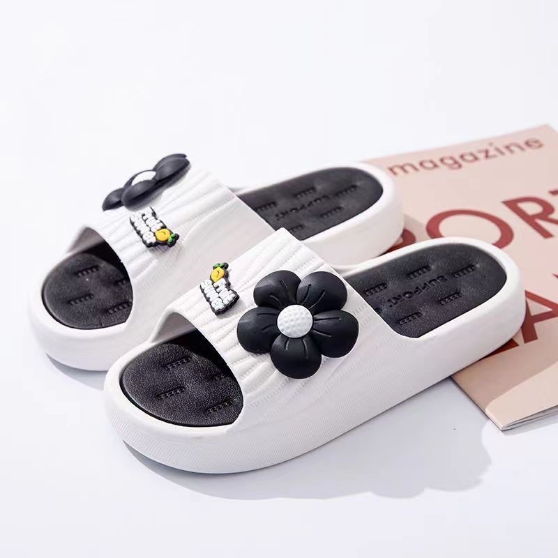 2024 nuevas zapatillas de verano súper lindas para baño anti olor de fondo suave anti deslizante anti olor interior sandalias