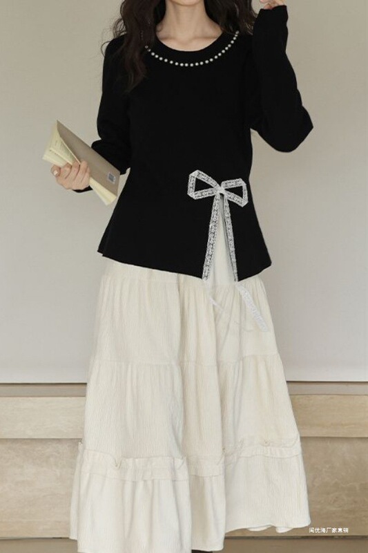 Plus Size Beaded Shirt for Women 2025 Autum New Fat Lace Splicing Bottoming Inner Top and a Pair of Socks