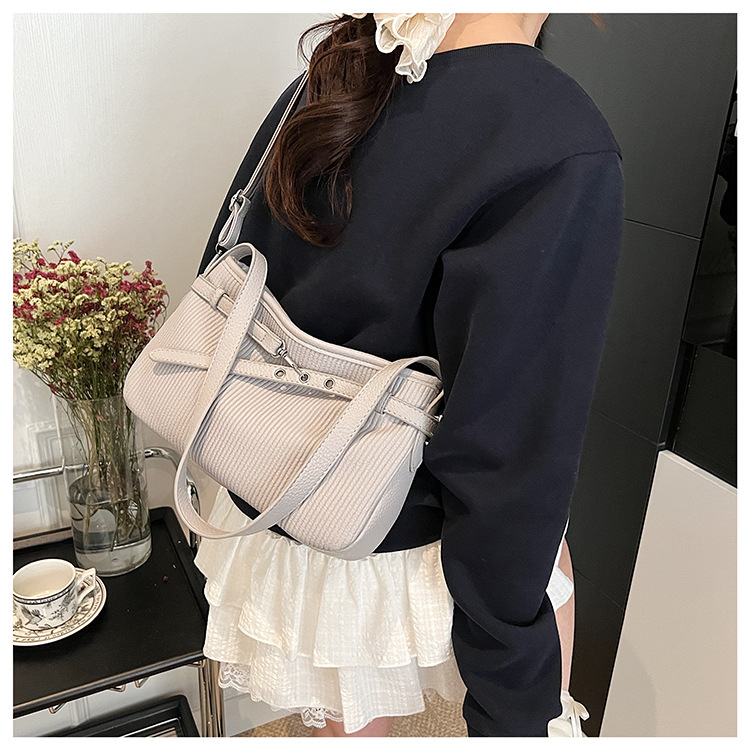Large-capacity women's summer 2025 new fashion crossbody bag, Korean-style casual single-shoulder armpit commuting bag for work undefined