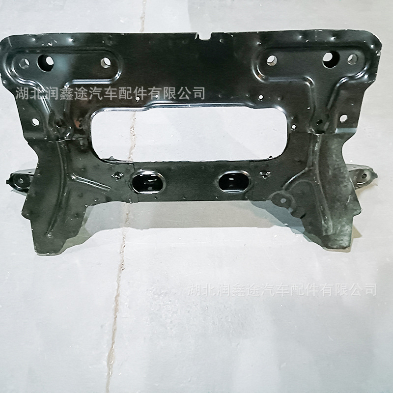 Applicable to Dongfeng Fengshen S30 engine lower bracket Fengshen H30 front bracket front axle ingot beam