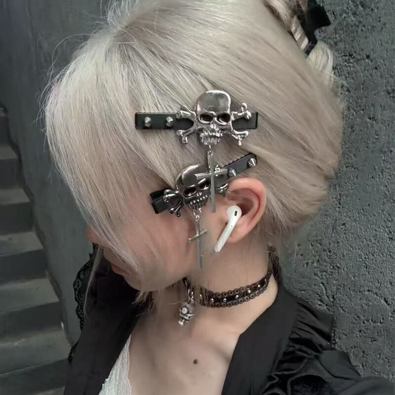 Y2K Shibuya Hot Girl Harajuku Punk Metal Skull Cross Bangs Clip Gothic Dark Hair Accessory Hairpin