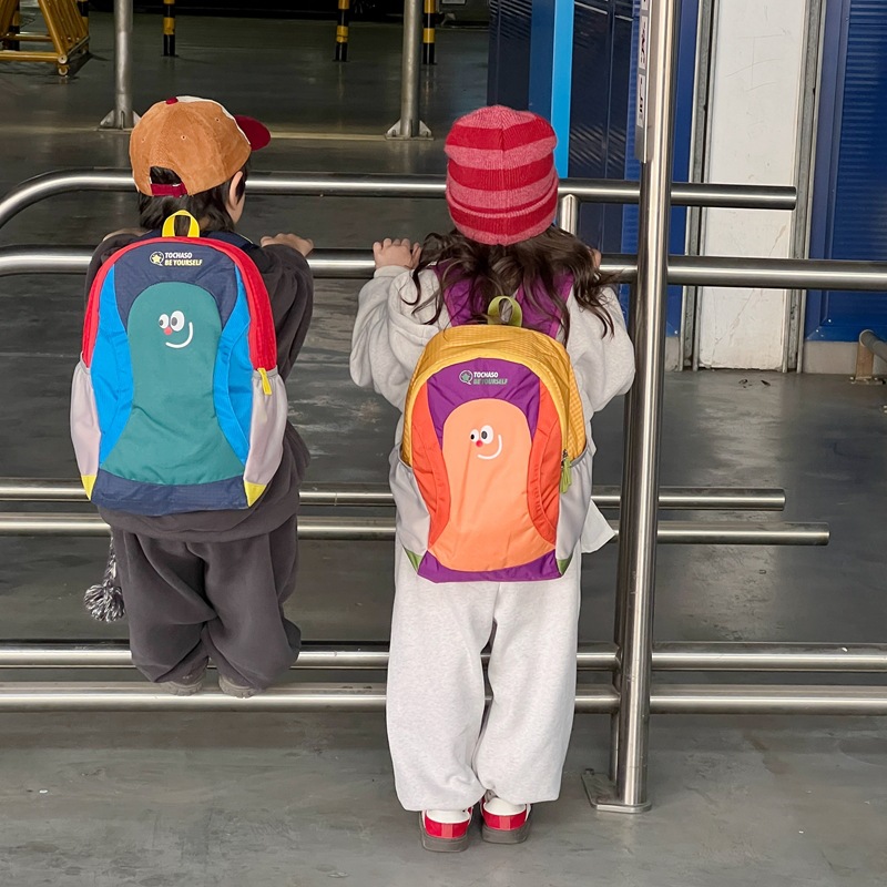 Mochila coreana de color contraste, mochila de viaje de gran capacidad para niños y niñas, mochila de viaje para niños, 2026 nueva mochila para niños