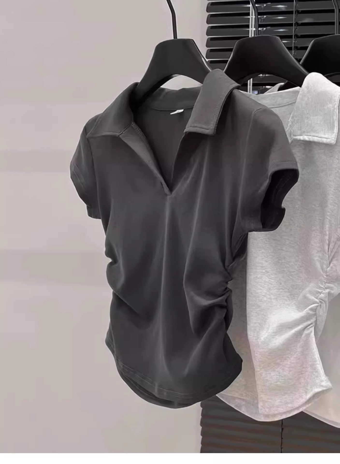 Women's Clothing Slim Fit Polo Collar Top Short Sleeve Ruched V Neck Grey T-Shirt Stylish Fitted Hot Girl Look Summer_voghion.com