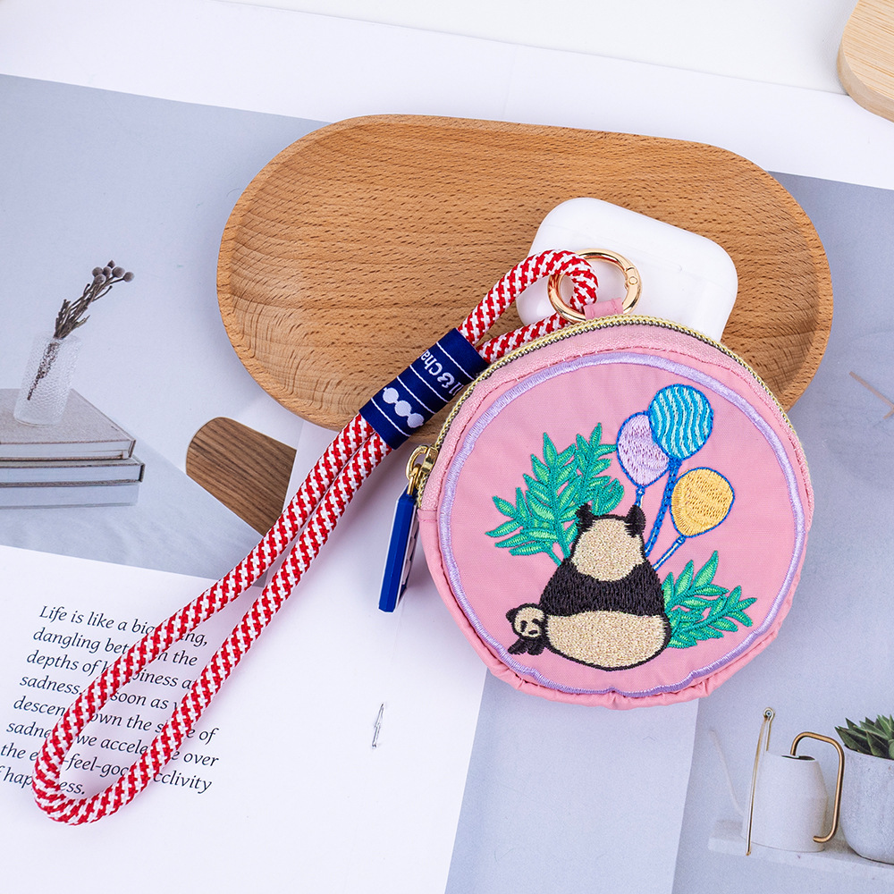 夏の新しい刺繍入りコインポータブル小型バッグ多用途カジュアルデイリー防水収納キーヘッドフォンハンドバッグ