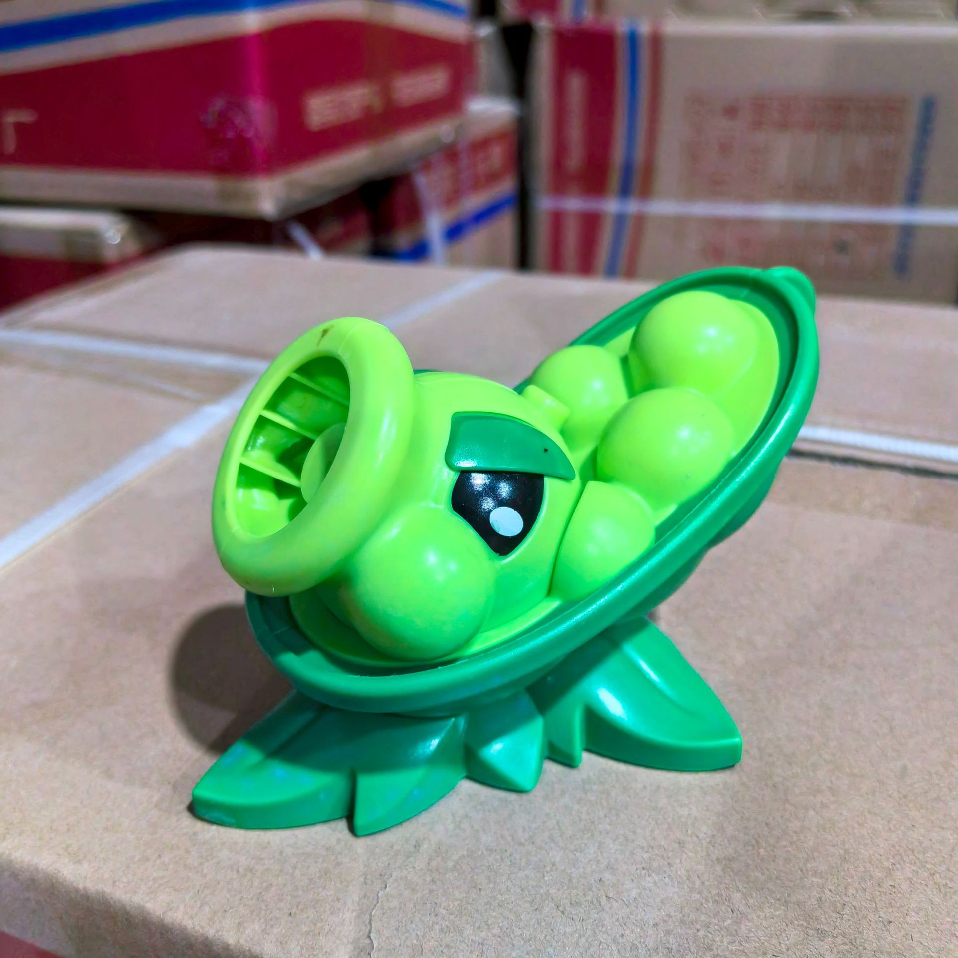 Plants vs. Zombies mecánicos genuinos a granel Gatling Pea Shooter catapulta vinilo juguete malvado dragón pequeño fantasma