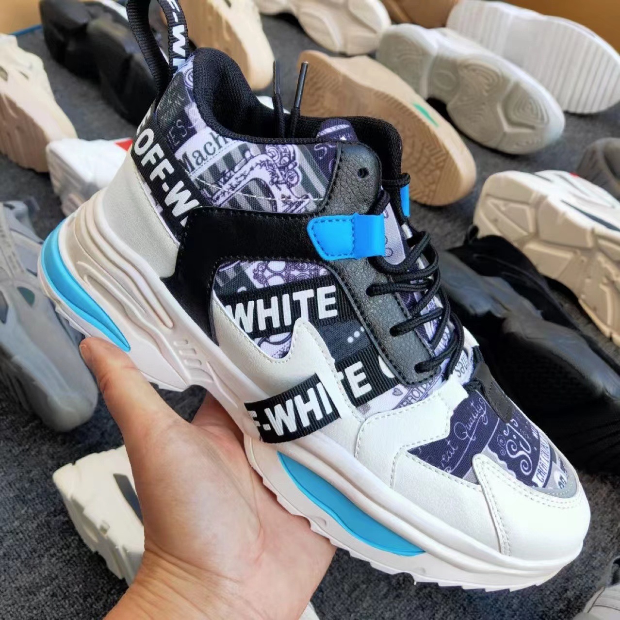 [Zapatos de despacho de retiro de marca] Entidad de comercio electrónico zapatos de transmisión en vivo zapatos de procesamiento de calado Comercio exterior productos de cola al por mayor