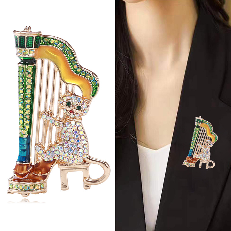 22g Weight Rhinestones Inlay Material Elegant Vintage Style Streetwear Pin Cat Harp Alloy Rhinestones Unisex Brooches