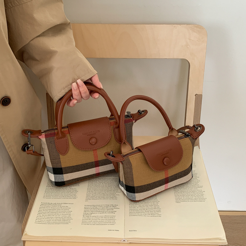 European and American Fashion Genuine Leather Small Bag 2025 New Versatile Casual Mini Portable Dumpling Bag Plaid Plaid Crossbody Bag
