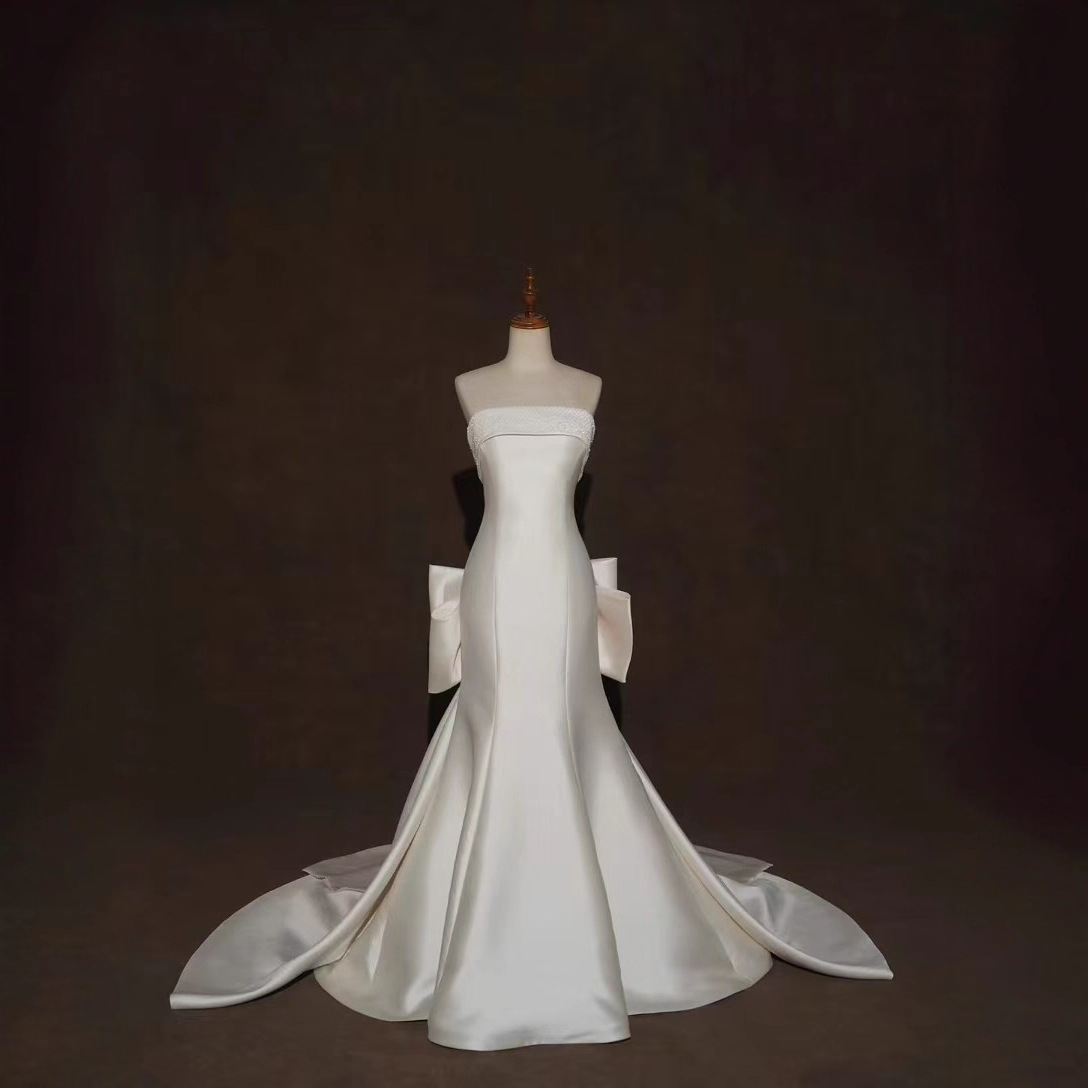 Wedding French Satin Strapless Fishtail Main Wedding Dress with Large Bow, Simple and Elegant Tail, Accessible Luxury and Slimming Look