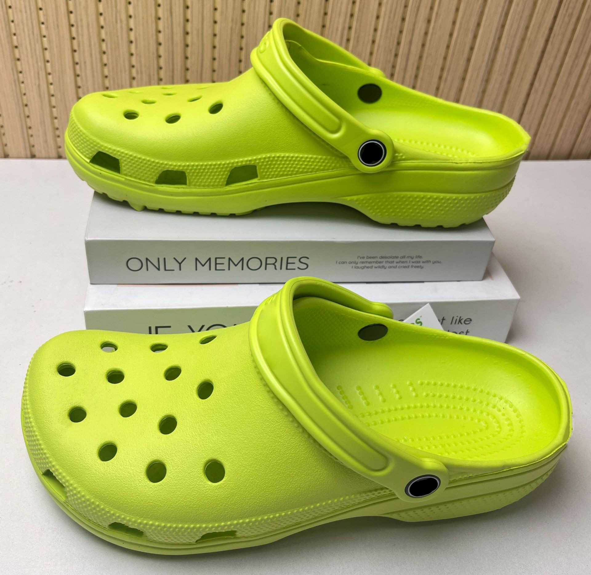 Labeled star [apple green]