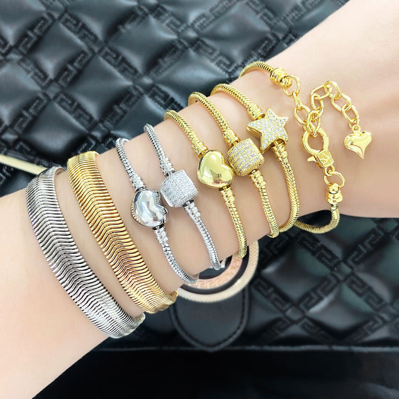 As Jewelry European and American Cross-Border Hot-Selling Heart Five-Pointed Star Bracelet Accessories Women's Copper-Plated Real Gold Snake Chain Bracelet Brh77