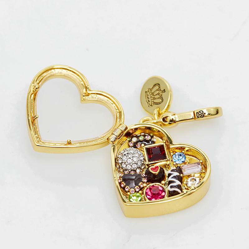 Heart-shaped pendant 5