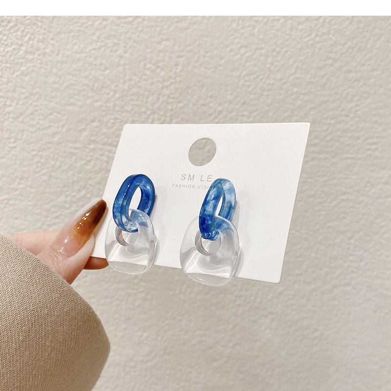Oversized Sculptural Clear Acrylic Clip-on Earrings Modern Design_voghion.com
