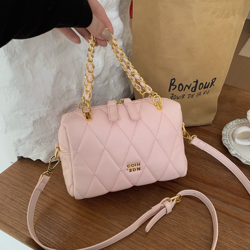 Cadenas temperamento de la chica bolso de mano inclinado sensación de dama 2026 sensación de nuevo estilo portátil de hombro único estilo exterior versátil