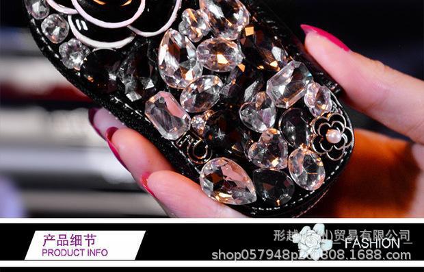 Car Key Case Creative and Personalized Camellia Flower Diamond-Encrusted Car Key Case for Women with Rhinestones Universal Key Protection Cover