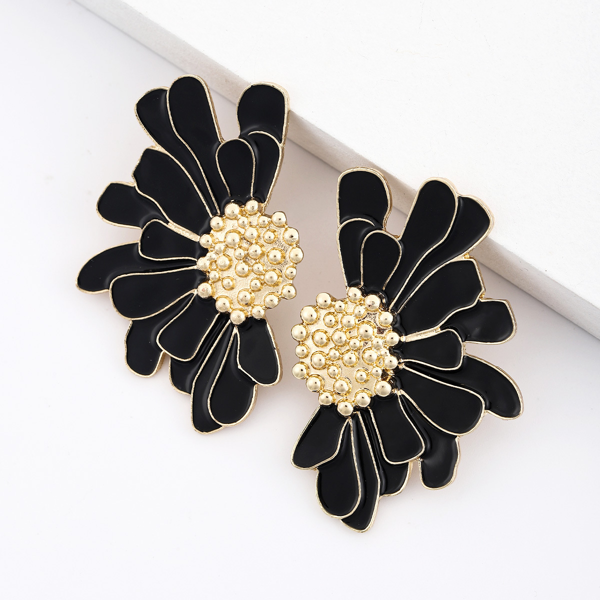 1 Pair Fashion Flower Alloy Enamel Women's Ear Studs display picture 9