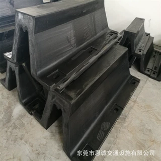 北海DA400桥墩防撞胶 DA300橡胶防撞护舷广东专业生产护舷厂家