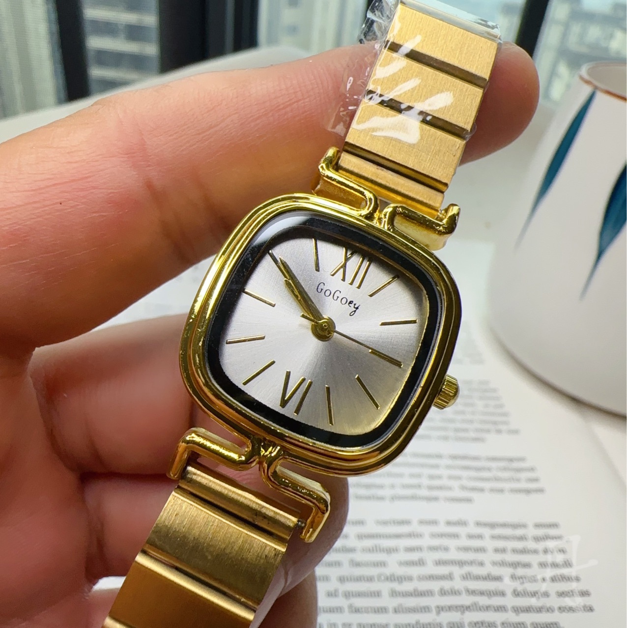 Square steel strap watch live popular quartz watch women's watch Golden niche women's fashion watch one-piece delivery