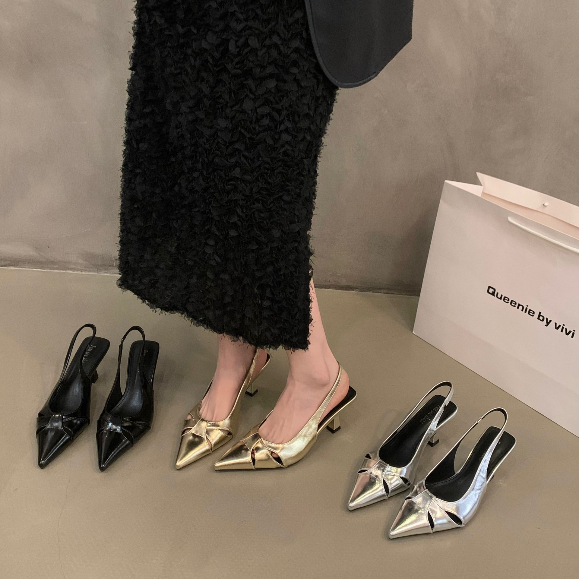 French style lady black stiletto toe sandals 2024 new summer sequined pointed toe silver shoes_voghion.com