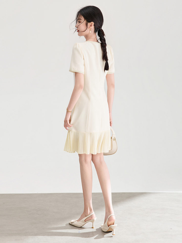 Đầm nữ cổ tròn tay ngắn thắt eo phong cách Chanel — màu đen