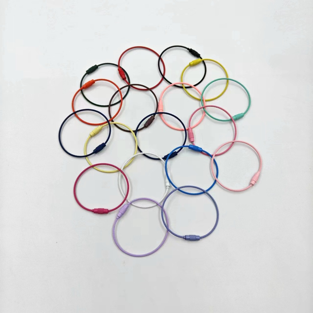 Fabricante Wholesale   Anillo de alambre de acero inoxidable de varios colores   Cordón Keychain    1.5 * 15 cm