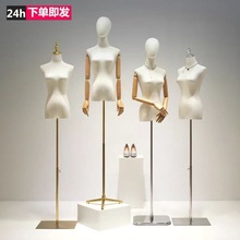 ���b��Ůģ�ؼ��ӻ鼆���������wģ�Ͱ���Ů�bģ�ص���չʾ��ȫ��