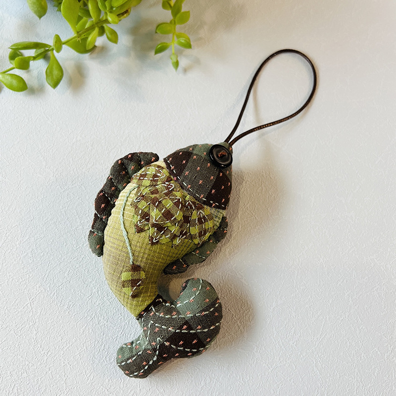 Año nuevo hecho a mano diy patchwork creativo colgante de pescado lu material de bordado paquete regalo de año nuevo decoración del coche pequeño colgante de la bolsa de pescado