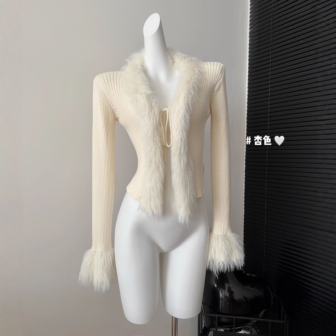 2025实拍秋季新款女式休闲针织毛衣感气质V领系带毛毛开衫上衣