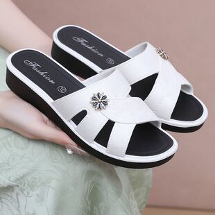 Slippers for Mothers and Ladies Summer Mid-Heeled Middle-Aged Non-Slip Fashion Home Thick-Soled Soft-Soled Slippers for Outer Wear New Style